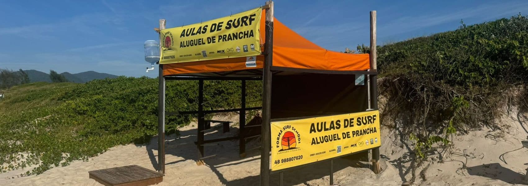 Foto da barraca da Forma Surf School